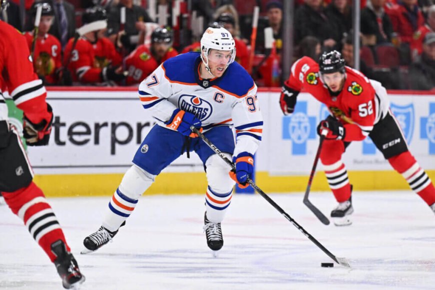 What Blackhawks can learn from Oilers about winning with a generational talent